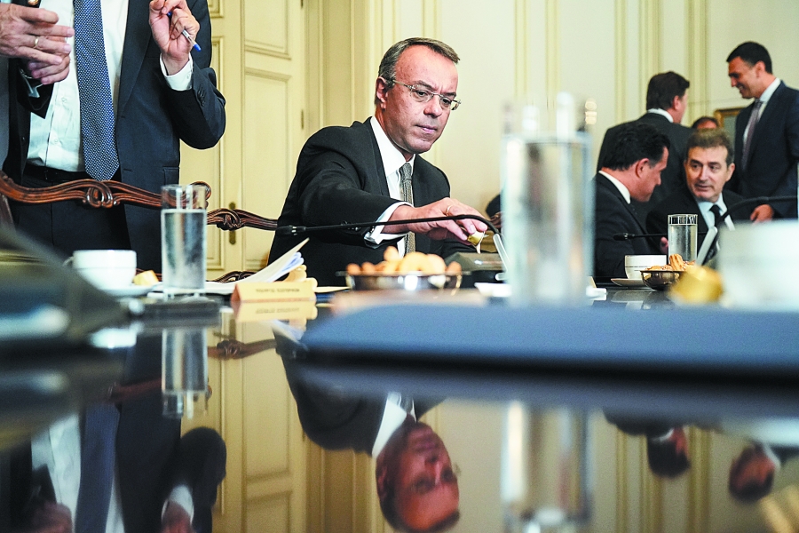 Σταϊκούρας: Προτεραιότητα να συνεχιστεί η δημοσιονομική χαλάρωση και το 2022