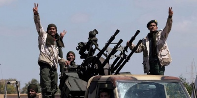Στις «φλόγες» η Λιβύη - Ανησυχία για εφοδιασμό πετρελαίου και μεταναστευτικό - Επανεμφάνιση ISIS - Στο «αέρα» Εθνική Συνδιάσκεψη και εκλογές