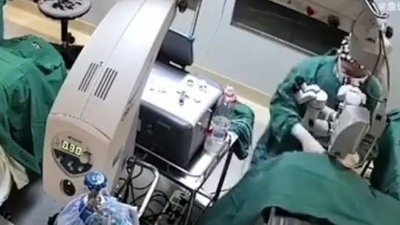 Βίντεο – σοκ: Γιατρός γρονθοκόπησε ασθενή κατά τη διάρκεια επέμβασης επειδή… κουνήθηκε -  Αποζημίωση... 55 δολ. στην ασθενή