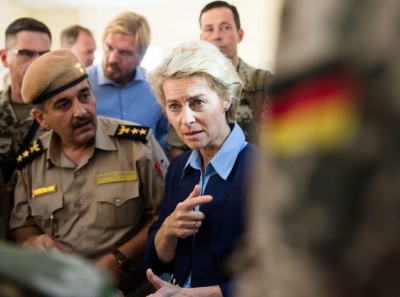 Νέο σοκ για von der Leyen - Γερμανός ευρωβουλευτής τη σέρνει στα δικαστήρια για μυστικές επαφές με τη βιομηχανία όπλων