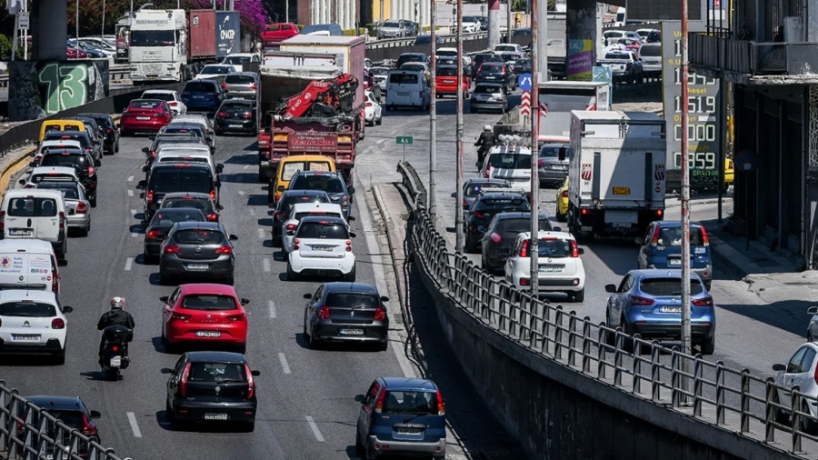 Επιστροφή εκδρομέων: Καθυστερήσεις στην Εθνικό Οδό Αθηνών - Κορίνθου