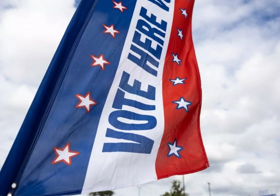 Το σκάνδαλο Epstein και η οικονομία απειλούν με ήττα τον Trump στις ενδιάμεσες εκλογές του Νοεμβρίου 2026