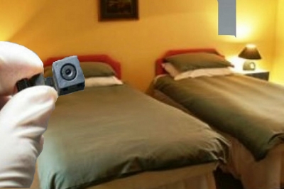 Χαλκιδική: Zευγάρι κατήγγειλε ότι εντόπισε κρυφή κάμερα σε τουριστικό κατάλυμα - Είχε τοποθετηθεί στην πρίζα του δωματίου