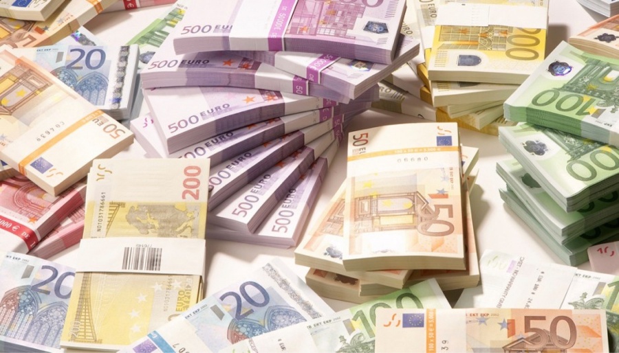 Σε χαμηλό μιας εβδομάδας το ευρώ, λόγω ανησυχιών για την οικονομία - Πτώση -0,4% στο 1,125 δολ.