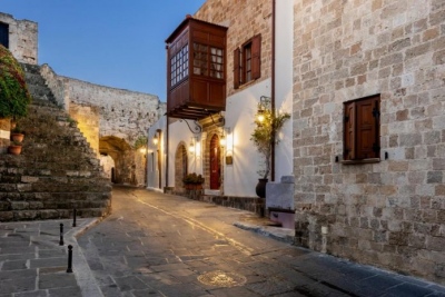 Κερδίζει το στοίχημα του ασφαλούς προορισμού η Ρόδος