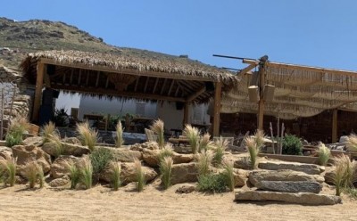 Ανησυχία στην Μύκονο - Έκλεισε το beach bar «Alemagou» λόγω κρούσματος κορωνοϊού