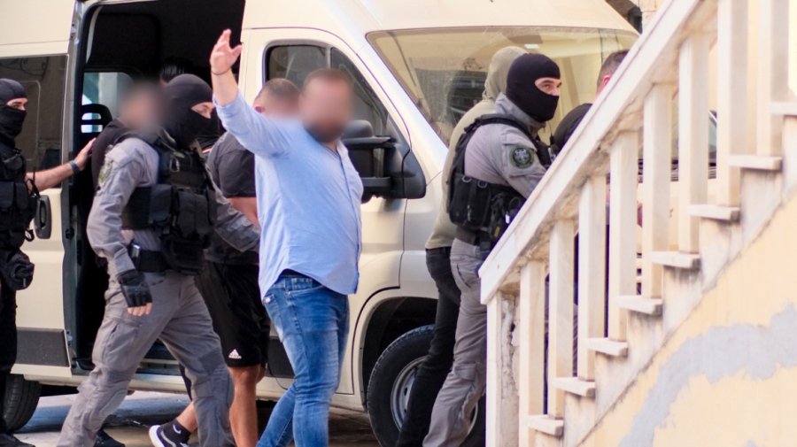 ΣΥΡΙΖΑ για Κρητική μαφία: Υπάρχει κάποια παράνομη δραστηριότητα στην οποία να μην εμπλέκεται η Νέα Δημοκρατία;