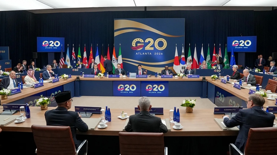 G20 - Μία φωτογραφία με τον... Sergey Lavrov προκάλεσε παγκόσμιο σάλο