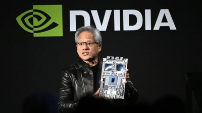 Το θρίλερ με τον Jensen Huang της Nvidia - Από την «αποκλεισμό» στην πρόσκληση του Trump στο Air Force One