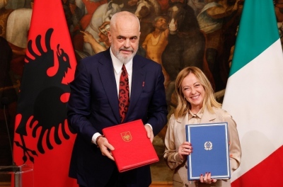 «Το πείραμα με τους πρόσφυγες» από Ιταλία σε Αλβανία προκάλεσε παρέμβαση του Συμβουλίου της Ευρώπης