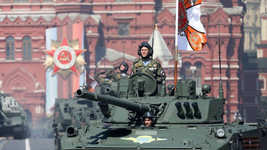 Με μια μεγαλειώδη στρατιωτική παρέλαση εόρτασαν οι Ρώσοι την 74η επέτειο την νίκης επί της ναζιστικής Γερμανίας