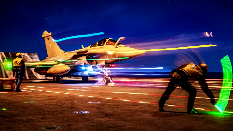 Ορμητήριο χάους η Πολωνία - Το ΝΑΤΟ απειλεί τη Ρωσία με πυρηνική επίθεση, η Γαλλία στέλνει Rafale - Συναγερμός στο Leningrad