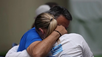 Άννα Κορακάκη: Στην αγκαλιά του πατέρα και προπονητή της μετά τον τελικό