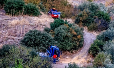 Πάρνηθα: Αυτοκίνητο έπεσε σε γκρεμό - Επιχείρηση απεγκλωβισμού για τον οδηγό