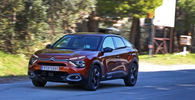 Δοκιμάζουμε το πολύ ιδιαίτερο και άνετο νέο Citroen C4 C-Cross!