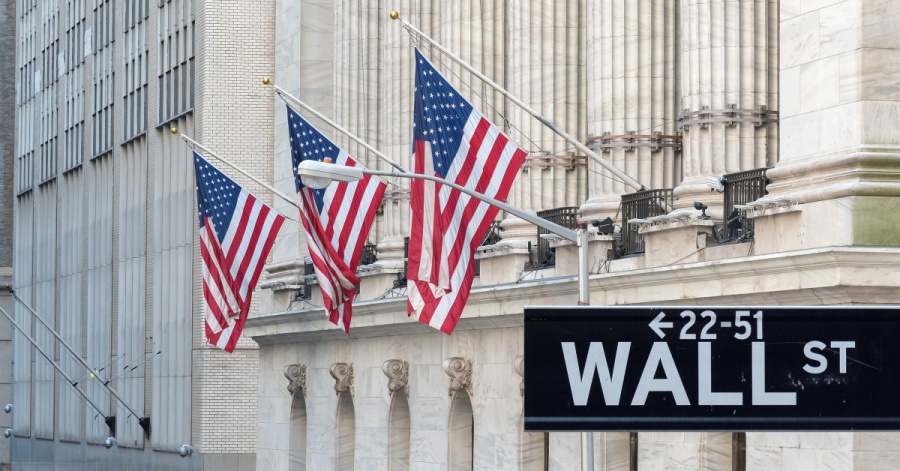 Πιέσεις στη Wall Street με την προσοχή σε εμπόριο και μεταποίηση - Στο -0,59% ο Dow Jones