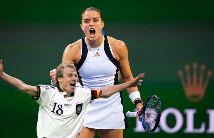 Σε... ρυθμούς EURO και η Μαρία Σάκκαρη: Εμφανίστηκε με φανέλα του Γιούργκεν Κλίνσμαν στη Γερμανία!