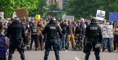 ΗΠΑ: Σε κατάσταση έκτακτης ανάγκης το Πόρτλαντ λόγω διαδηλώσεων - Οι υποσχέσεις Trump στη μαύρη κοινότητα