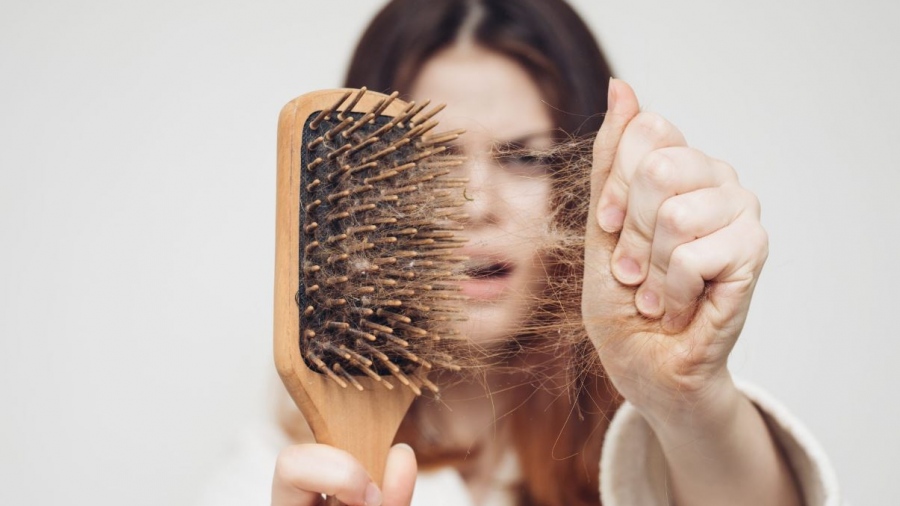 Προσοχή - Αλκοόλ και ανθρακούχα ποτά προκαλούν τριχόπτωση