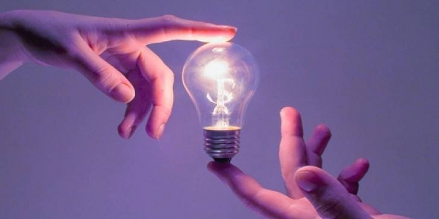 Τα κόλπα των εναλλακτικών παρόχων μέσω διαφημίσεων για να κρύψουν ότι είναι ακριβότεροι από τη ΔΕΗ