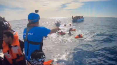 Σοκαριστική καταγγελία για επίθεση σε σκάφος με Έλληνα διασώστη – «Οι σφαίρες έπεσαν 2 μέτρα από τα φουσκωτά μας» (vid)