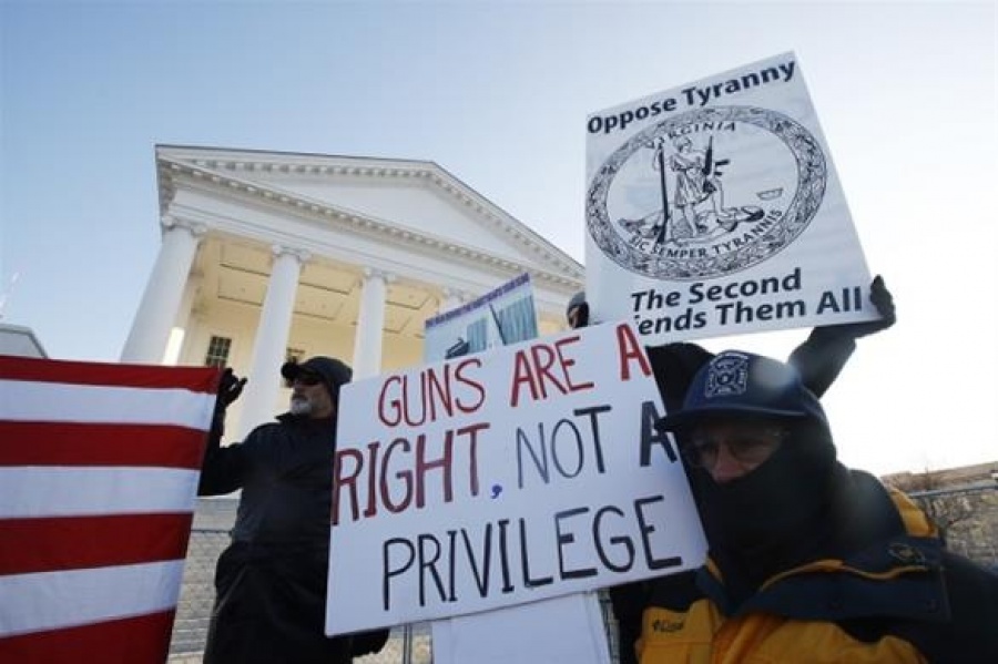 ΗΠΑ: «Τα όπλα σώζουν ζωές» φωνάζουν διαδηλωτές σε μεγάλη διαδήλωση υπέρ της οπλοκατοχής στη Βιρτζίνια