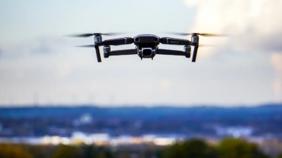 H Γερμανία σε συναγερμό: Άγνωστα drones πάνω από κρίσιμες εγκαταστάσεις – H Βαυαρία απειλεί με κατάρριψη