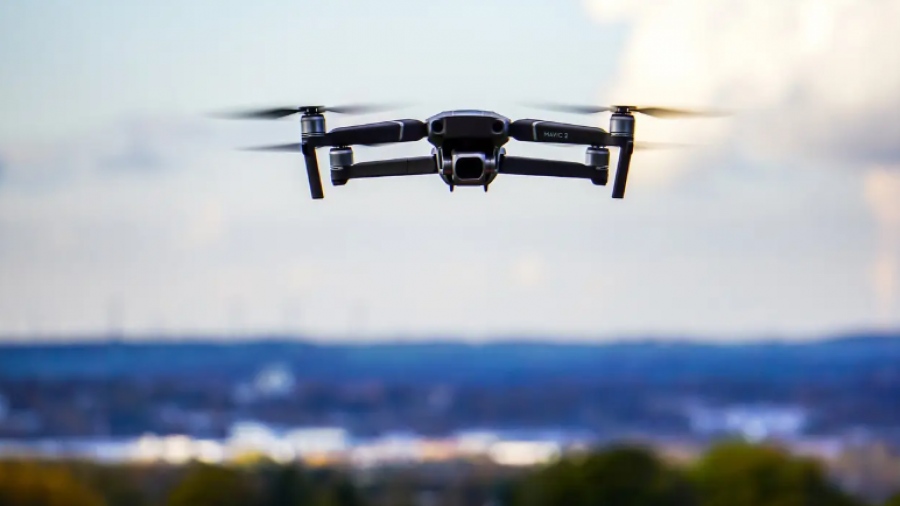 H Γερμανία σε συναγερμό: Άγνωστα drones πάνω από κρίσιμες εγκαταστάσεις – H Βαυαρία απειλεί με κατάρριψη