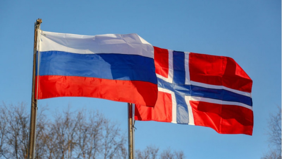 Νορβηγία: Απαγορεύει την είσοδο επιβατικών αυτοκινήτων με ρωσικές πινακίδες στο έδαφός της