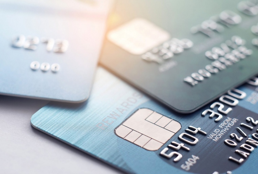 Ειρηνοδικείο: Υποχρέωση των τραπεζών η αποστολή καρτών και κωδικών με συστημένη επιστολή