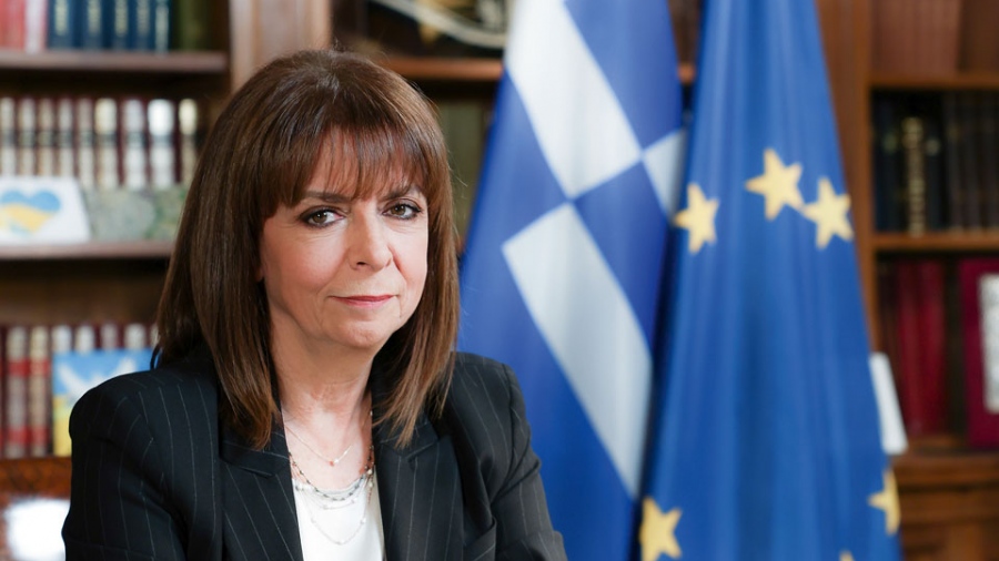 Παρέμβαση Σακελλαροπούλου (ΠτΔ) για τα ομόφυλα ζευγάρια: Η κοινωνία εξελίσσεται, προχωράει μπροστά