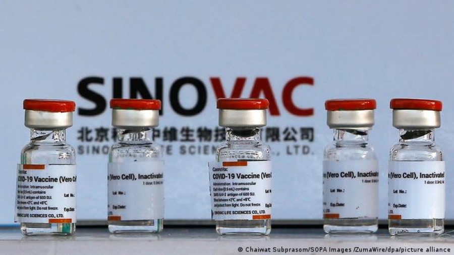 Ταϊλάνδη: Εγκαταλείπει το Sinovac, δεύτερη δόση με AstraZeneca