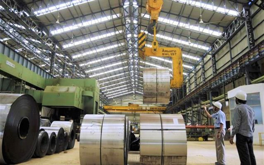 Βιομηχανία: Ανησυχία για την αντιστάθμιση ρύπων μετά την παρέμβαση υπέρ ΕΛΑΠΕ στα δικαιώματα CO2