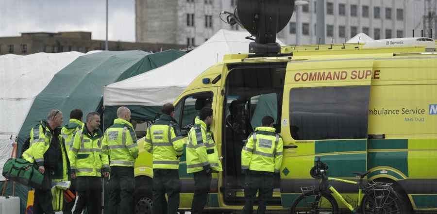Βρετανία κορωνοϊός: 621 νέοι θάνατοι, συνολικά 4,93 χιλ. νεκροί
