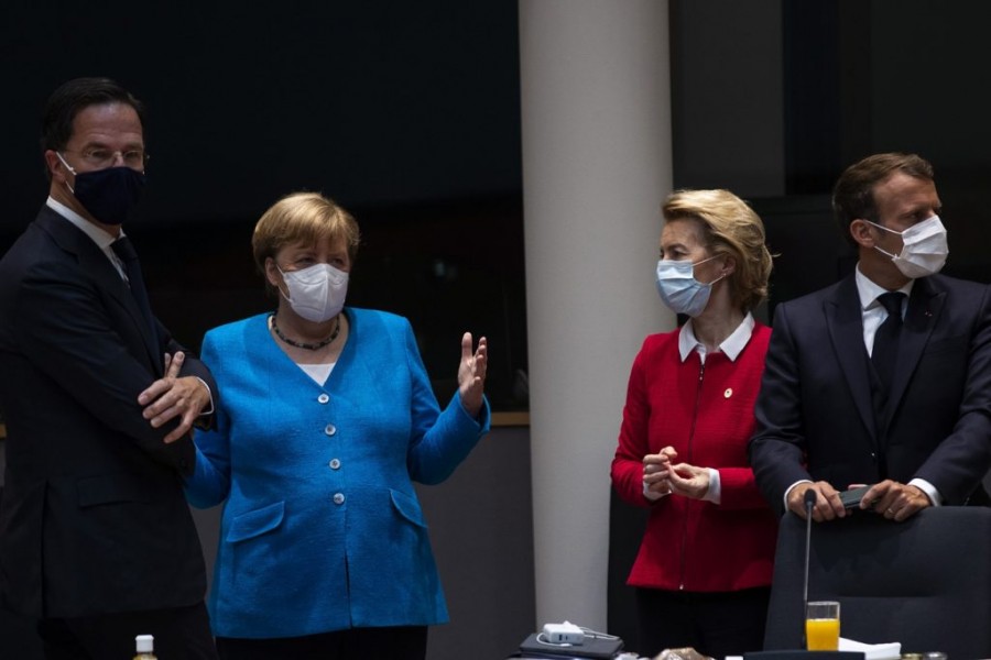 Συνεχίζεται για τρίτη ημέρα το αδιέξοδο στη Σύνοδο Κορυφής - Παράταση των συνομιλιών για αύριο (20/7) - Εν αναμονή της νέας πρότασης Michel