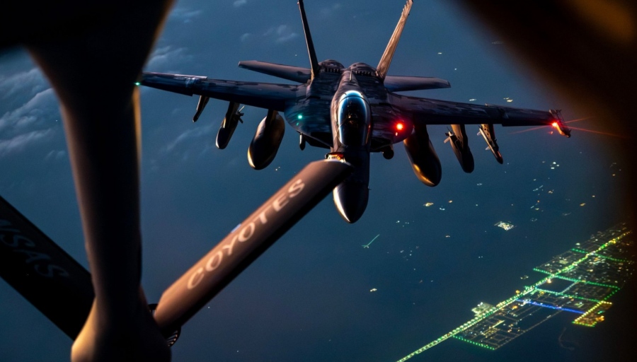 Η συγκέντρωση αμερικανικών στρατευμάτων στη βάση Dhafra κοντά στο Abu Dhabi δείχνει χερσαία επίθεση στο Hormuz