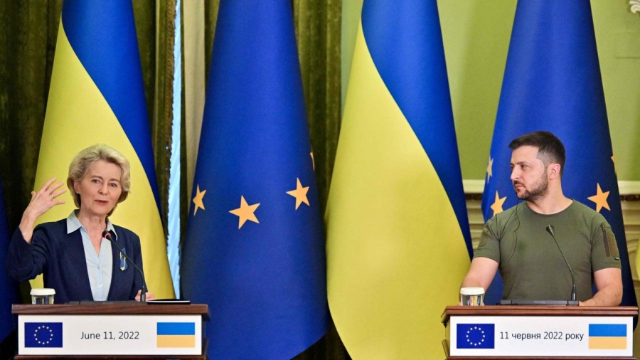 Von der Leyen σε Zelensky: Τέλος της εβδομάδας η ενταξιακή αξιολόγηση της Ουκρανίας - Ζήτησε μεταρρυθμίσεις κατά της διαφθοράς