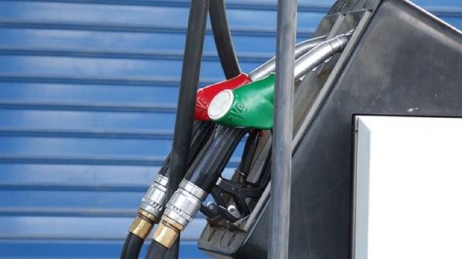 Κρίσιμη συνάντηση βενζινοπωλών με Θεοδωρικάκο - Προειδοποιούν για κινητοποιήσεις, κλειστά τα πρατήρια στη Λέσβο