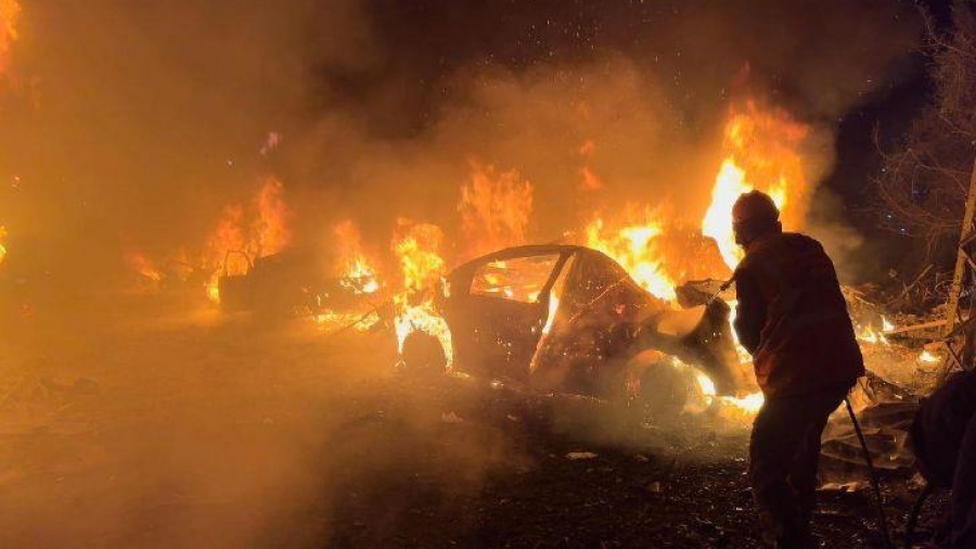 Κατά κύματα – Τέσσερις πυραυλικές επιθέσεις του Ιράν στο Ισραήλ σε μόλις τρεις ώρες