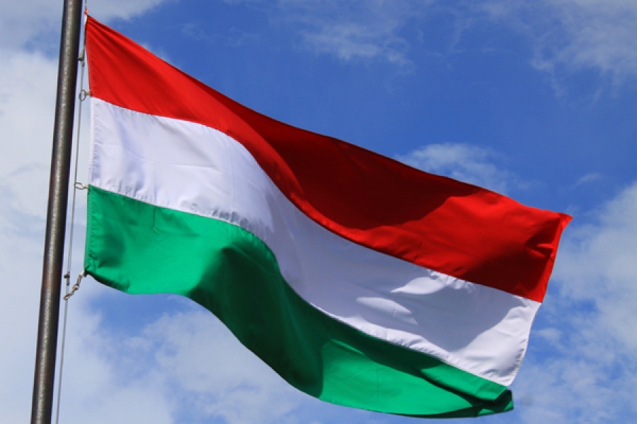Financial Times: Η Ουγγαρία συνεχίζει τη σκληρή πολιτική της στο μεταναστευτικό