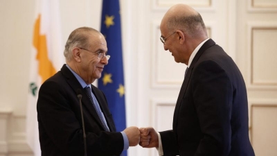 Euractiv: «Ναι μεν αλλά» από Ελλάδα και Κύπρο για την ένταξη της Ουκρανίας στην ΕΕ