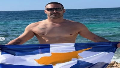 Κατέρριψε το παγκόσμιο ρεκόρ συνεχούς κολύμβησης σε ανοιχτή θάλασσα ο παραολυμπιονίκης Ταϊγανίδης