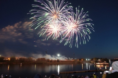 Ρωσία: Το Δημαρχείο του Tyumen ξόδεψε 2 εκατομμύρια ρούβλια σε πυροτεχνήματα προς τιμήν της Ημέρας της Νίκης