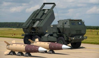 Τελειώνουν τα αποθέματα πυραύλων των ΗΠΑ – Δεν μπορούν να στείλουν ATACMS στην Ουκρανία, πώς μπορεί να εμπλακεί η Ελλάδα