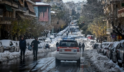 Δήμος Αθηναίων: Ολοκληρώνεται ο αποχιονισμός στο οδικό δίκτυο - Πού μαίνονται τα προβλήματα