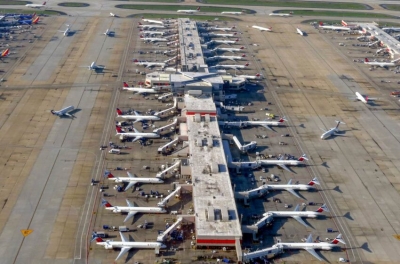 ΗΠΑ: Έρευνα για το μπλακ αουτ που προκάλεσε χάος στα αεροδρόμια - Προβλήματα σε 30.000 πτήσεις - Ήταν κυβερνοεπίθεση;