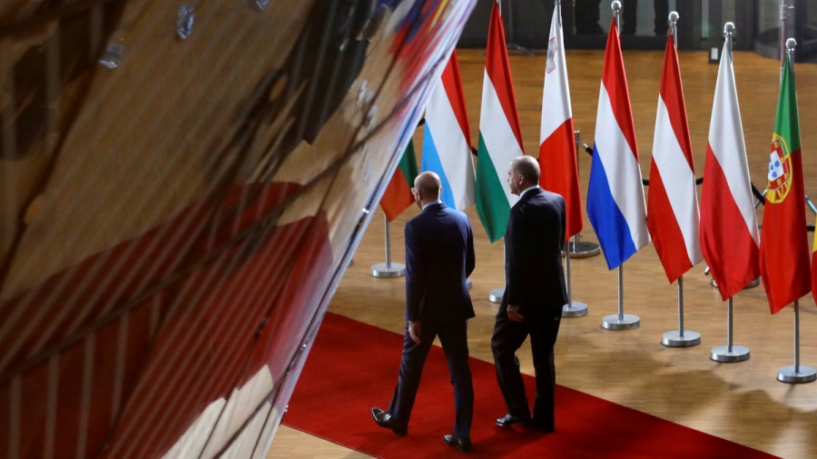 Πιθανή (;) εμπλοκή στις διαπραγματεύσεις ΕΕ - Τουρκίας για το μεταναστευτικό - Έφυγε άρον άρον ο Erdogan - Δεν παρέστη ούτε στη συνέντευξη Τύπου