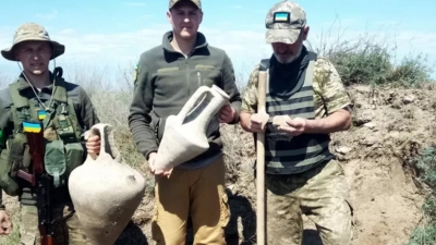 Ουκρανοί στρατιώτες ανακάλυψαν στην Οδησσό αρχαίους ελληνικούς αμφορείς, σε οχυρωματικά έργα