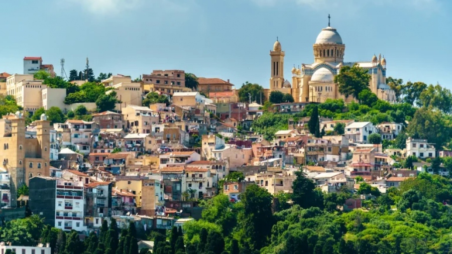 Οι 10 φθηνότερες και ακριβότερες πόλεις στη Μεσόγειο για διακοπές