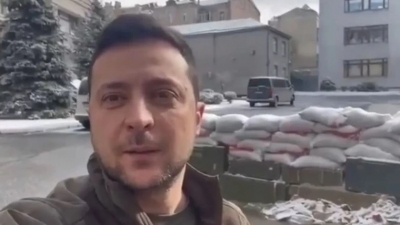 Πόλεμος στην Ουκρανία: Ο Zelenksy καλωσορίζει την άνοιξη στο Κίεβο - Το νέο μήνυμα